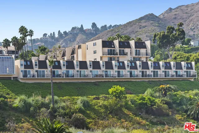 $5,500 | 23901 Civic Center Way, Unit 122, Malibu, CA 90265