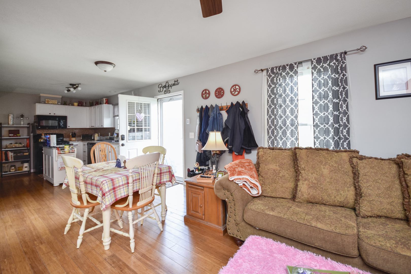 906 Bull Street Normal, IL 61761 - Photo 9 of 36 Gallery Image 9