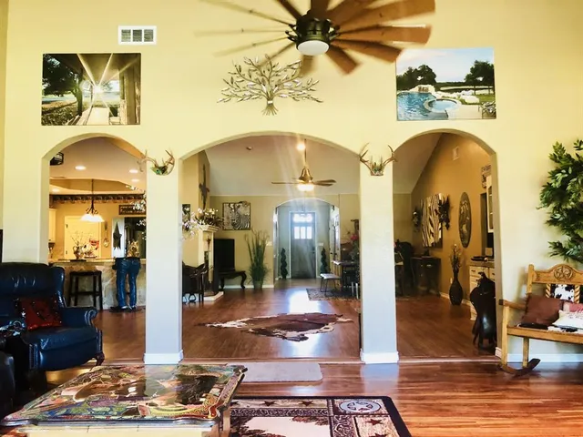 $9,500,000 | 6101 County Road 208, Lampasas, TX 76550