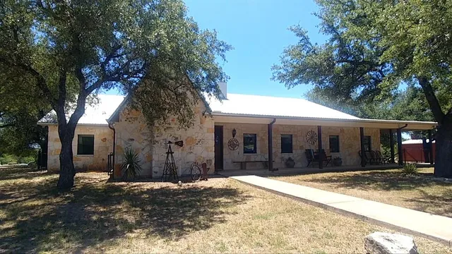 $9,500,000 | 6101 County Road 208, Lampasas, TX 76550