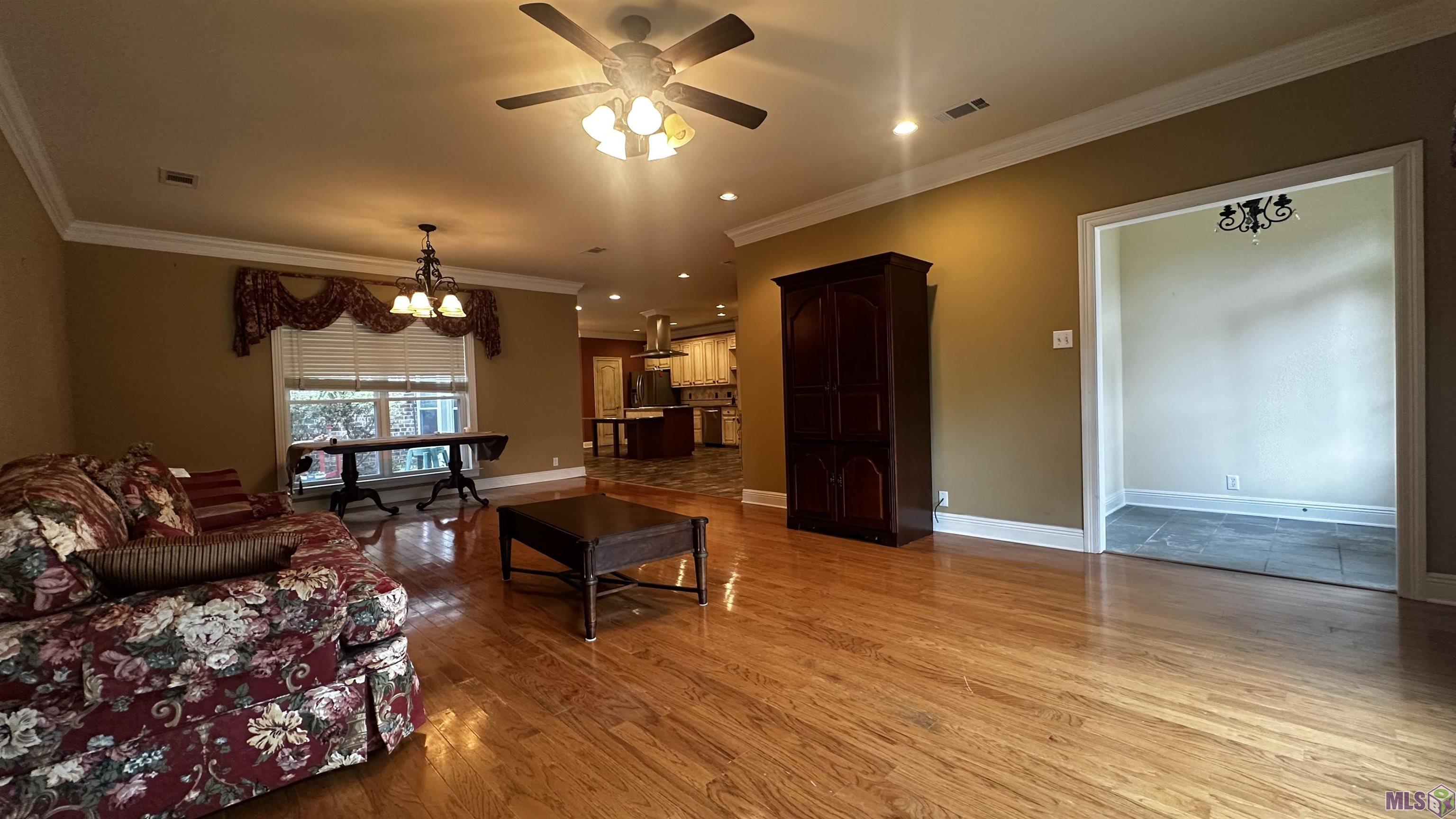 10642 Molly Avenue Baton Rouge, LA 70810 - Photo 5 of 13