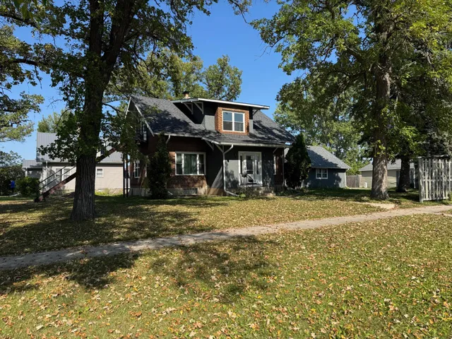 $269,500 | 117 Zeh Street, Thief River Falls, MN 56701