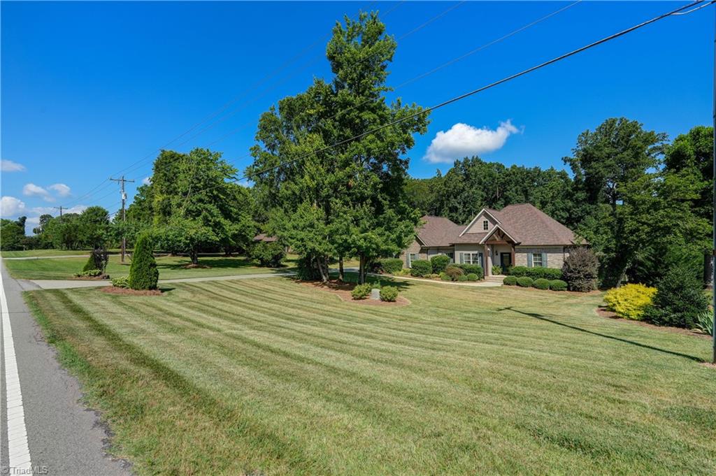 3021 Oak Ridge Road Summerfield, NC 27358 - Photo 3 of 30