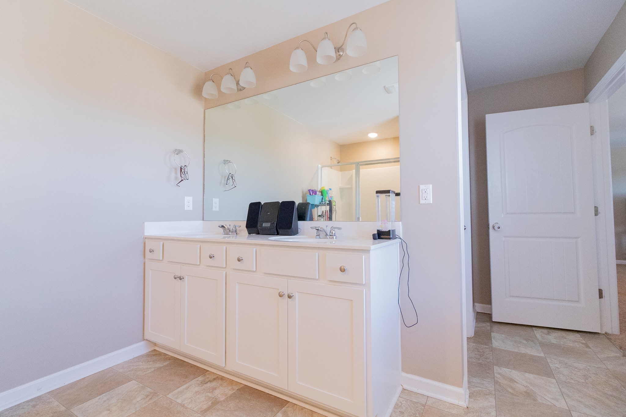753 Prominence Road Columbia, TN 38401 - Photo 25 of 37 a spacious bathroom with a sink and a mirror