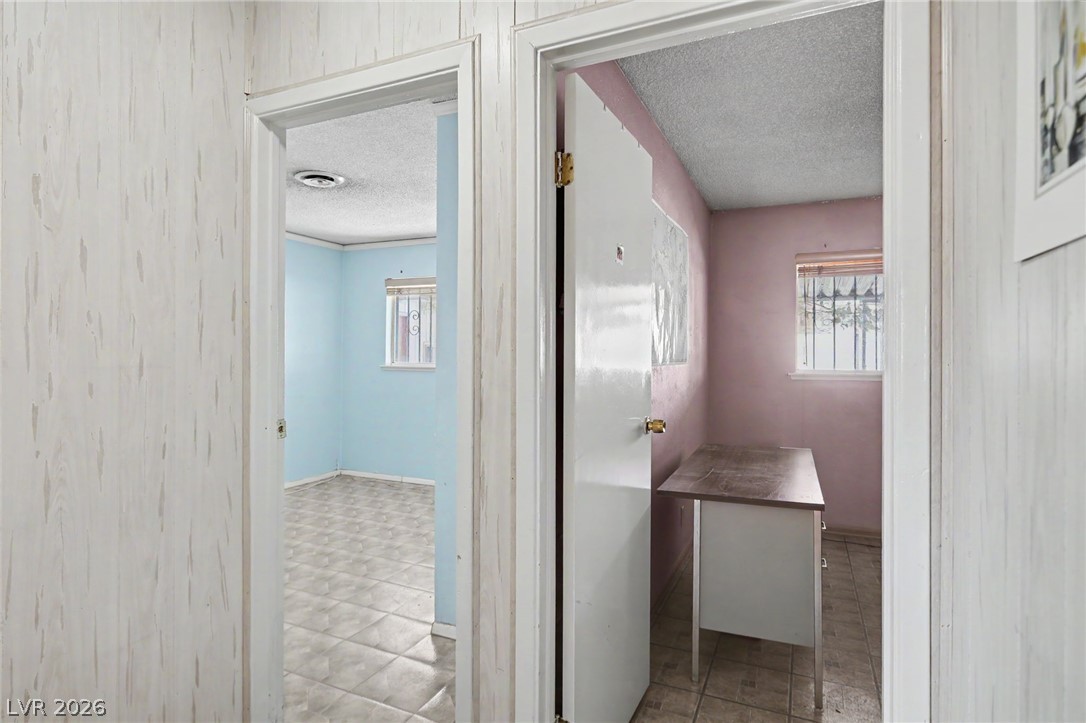 1949 Randa Lane Las Vegas, NV 89104 - Photo 7 of 36 Gallery Image 7