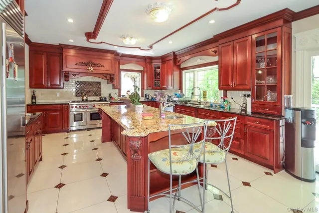 $9,300 | 10 Woodbourne Road, Great Neck, NY 11023