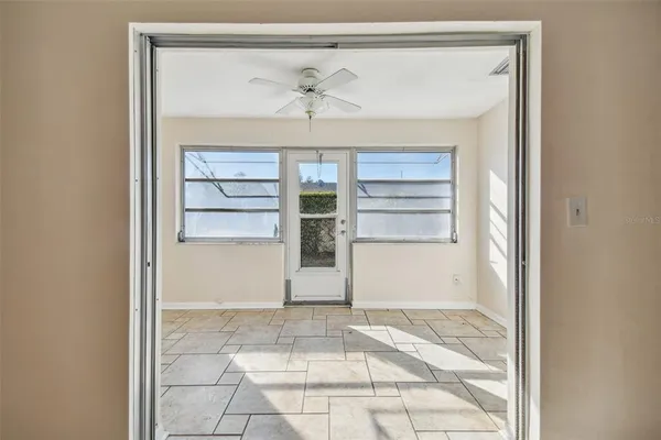 $1,400 | 610 Indian Rocks Road North, Unit 121, Belleair Bluffs, FL 33770