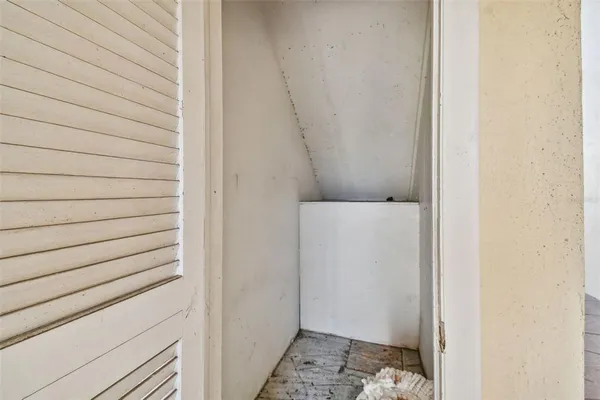 $1,400 | 610 Indian Rocks Road North, Unit 121, Belleair Bluffs, FL 33770