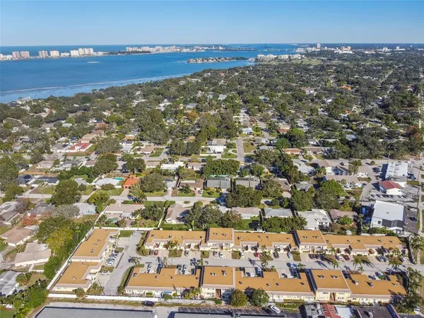 $1,400 | 610 Indian Rocks Road North, Unit 121, Belleair Bluffs, FL 33770