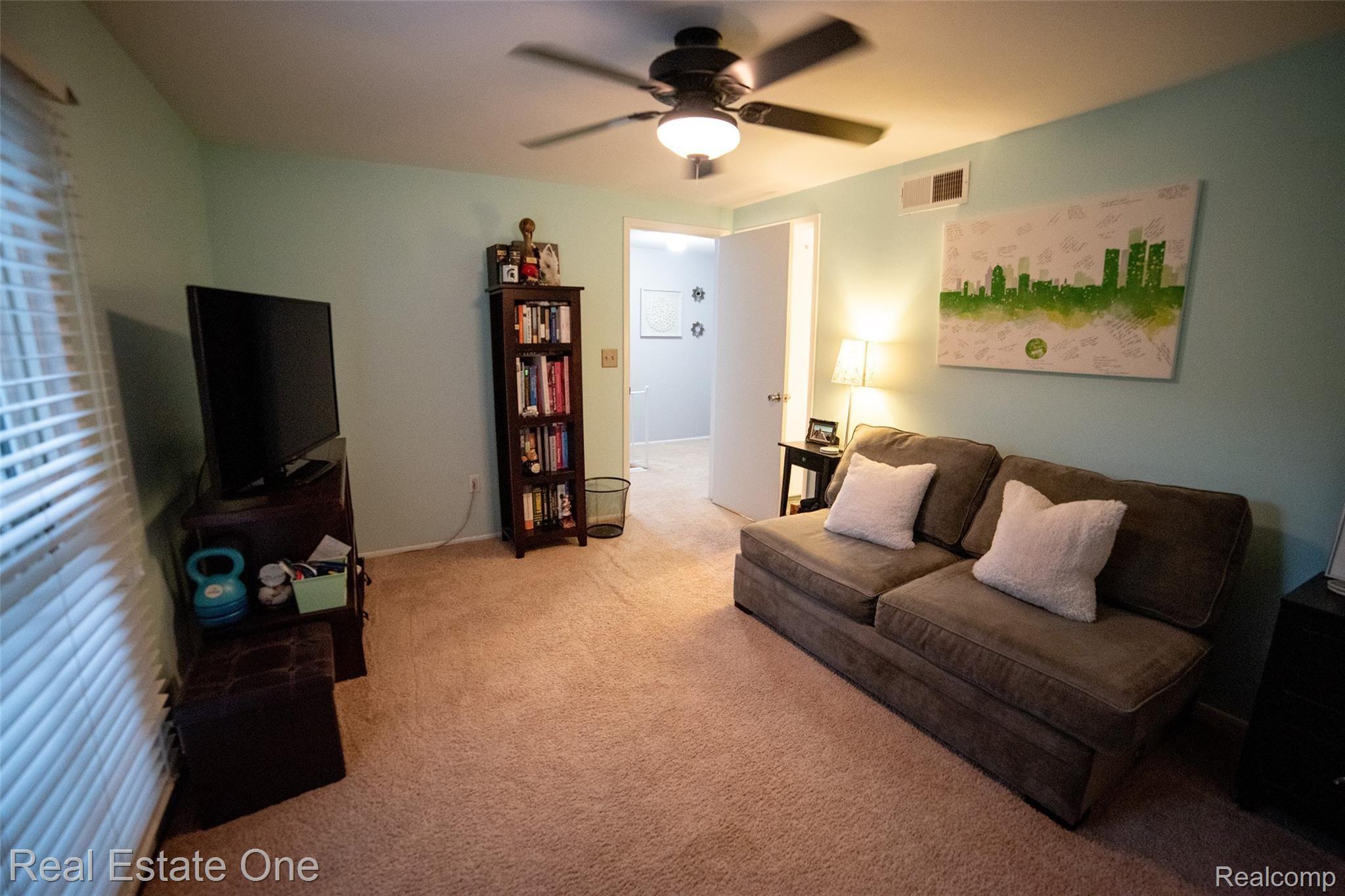1449 Lantern Lane Rochester, MI 48306 - Photo 22 of 38 1449 Lantern Lane-18.jpg
