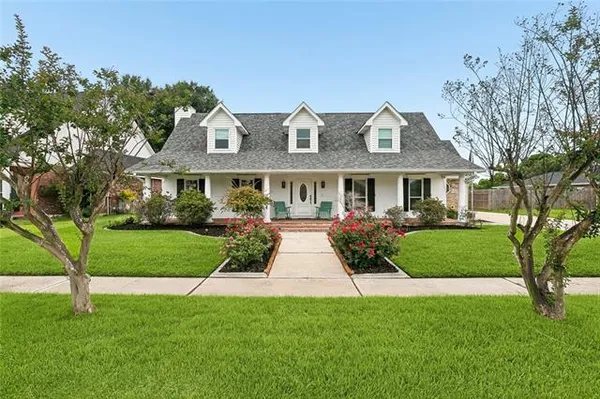 $380,000 | 2101 Carmel Valley Drive, Laplace, LA 70068