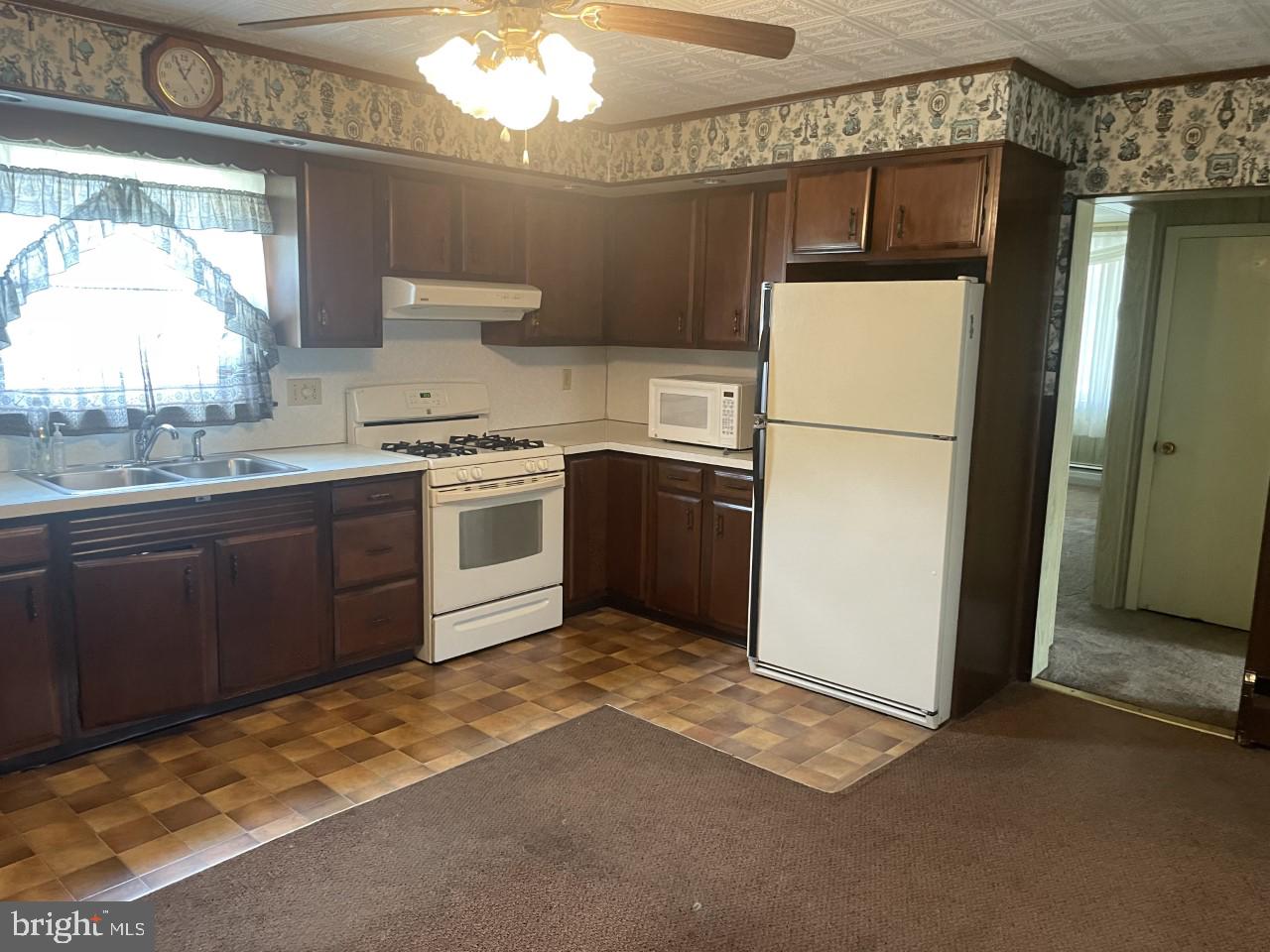 377 Ben Titus Road Tamaqua, PA 18252 - Photo 7 of 26 Kitchen
