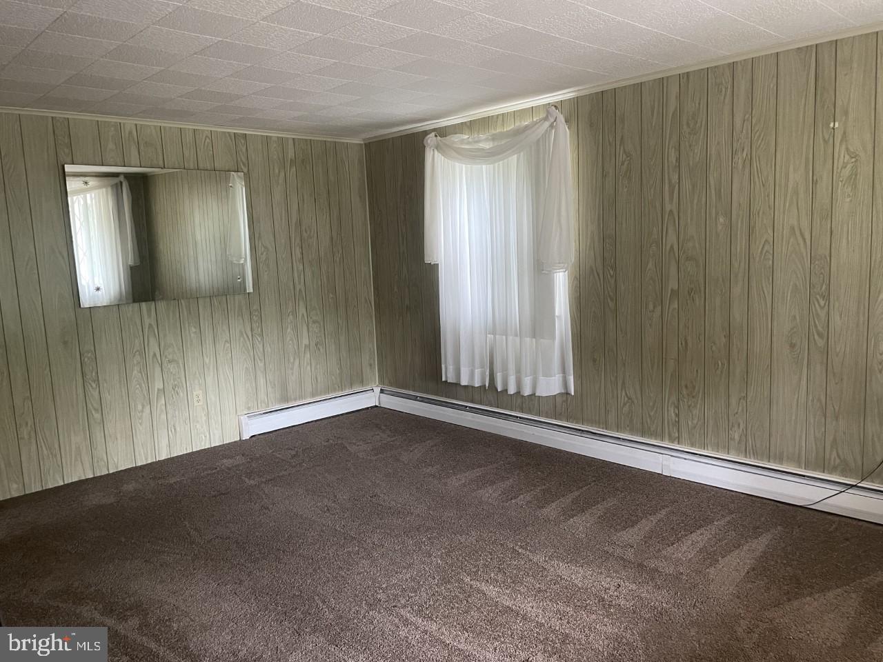 377 Ben Titus Road Tamaqua, PA 18252 - Photo 9 of 26 Living Room