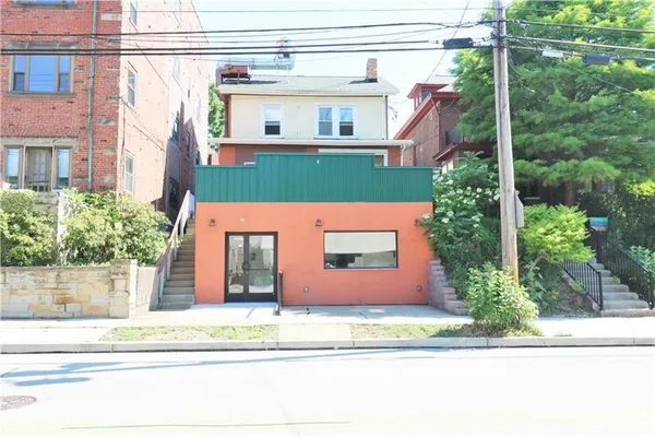 $950 | 193 Castle Shannon Boulevard, Unit 2, Pittsburgh, PA 15228