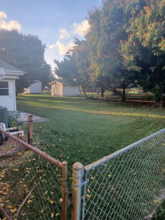 411 Southwest Ruffner Court Port St. Lucie, FL 34953 - Photo 5 of 28 20220102_165836