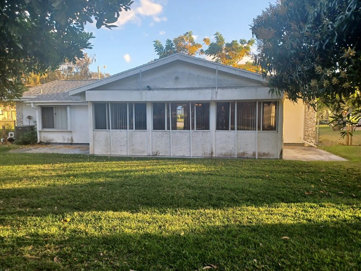 411 Southwest Ruffner Court Port St. Lucie, FL 34953 - Photo 8 of 28 20220102_165700