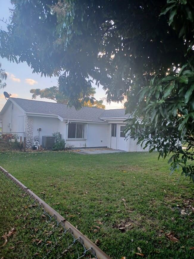 411 Southwest Ruffner Court Port St. Lucie, FL 34953 - Photo 9 of 28 20220102_170148