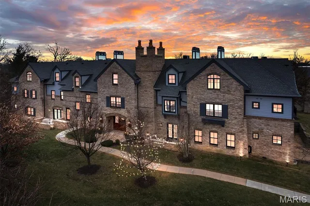 $579,900 | 12420 Rott Road, Unit 1B, Sunset Hills, MO 63127