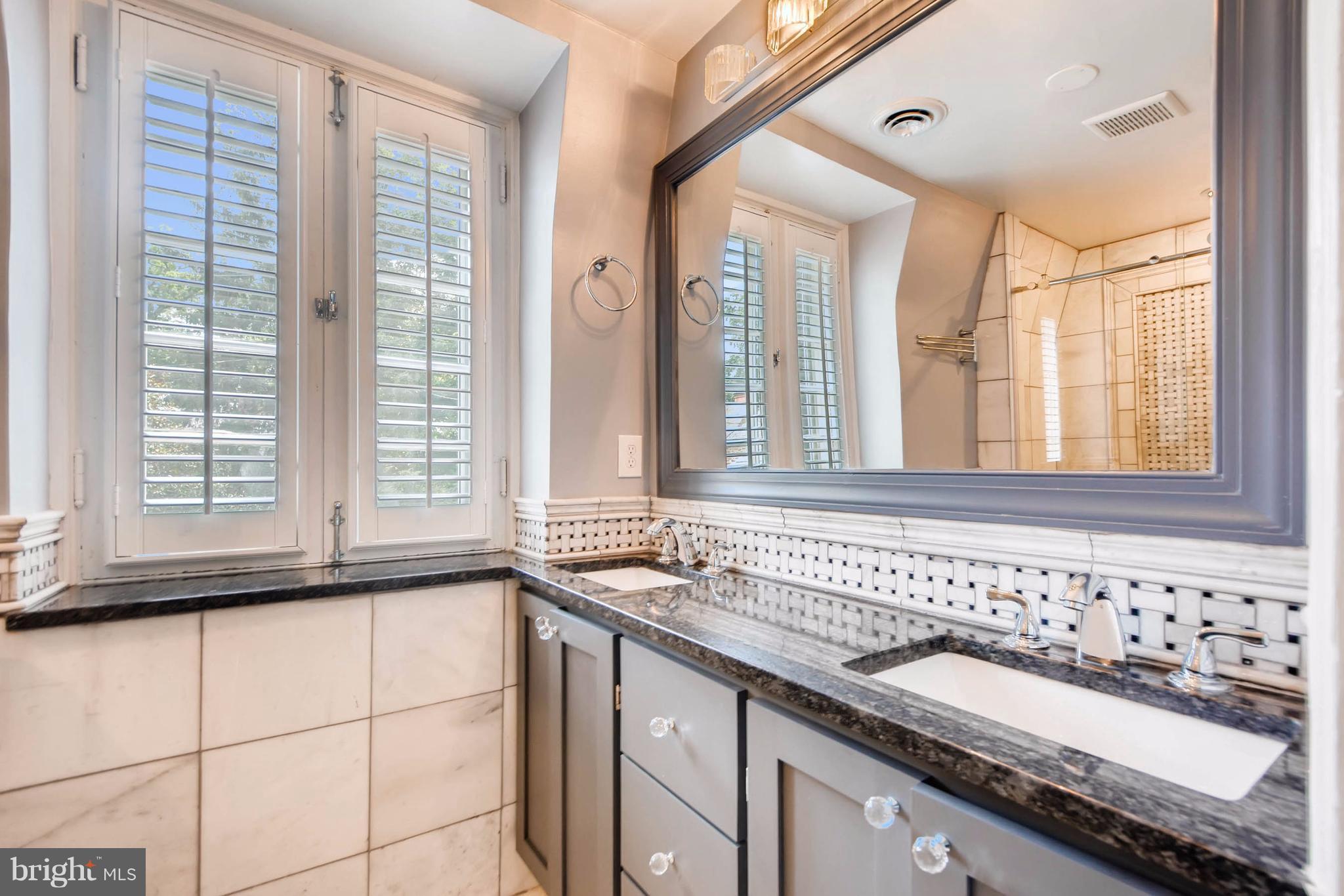 213 Paddington Road Baltimore, MD 21212 - Photo 12 of 30 Bath (Master)