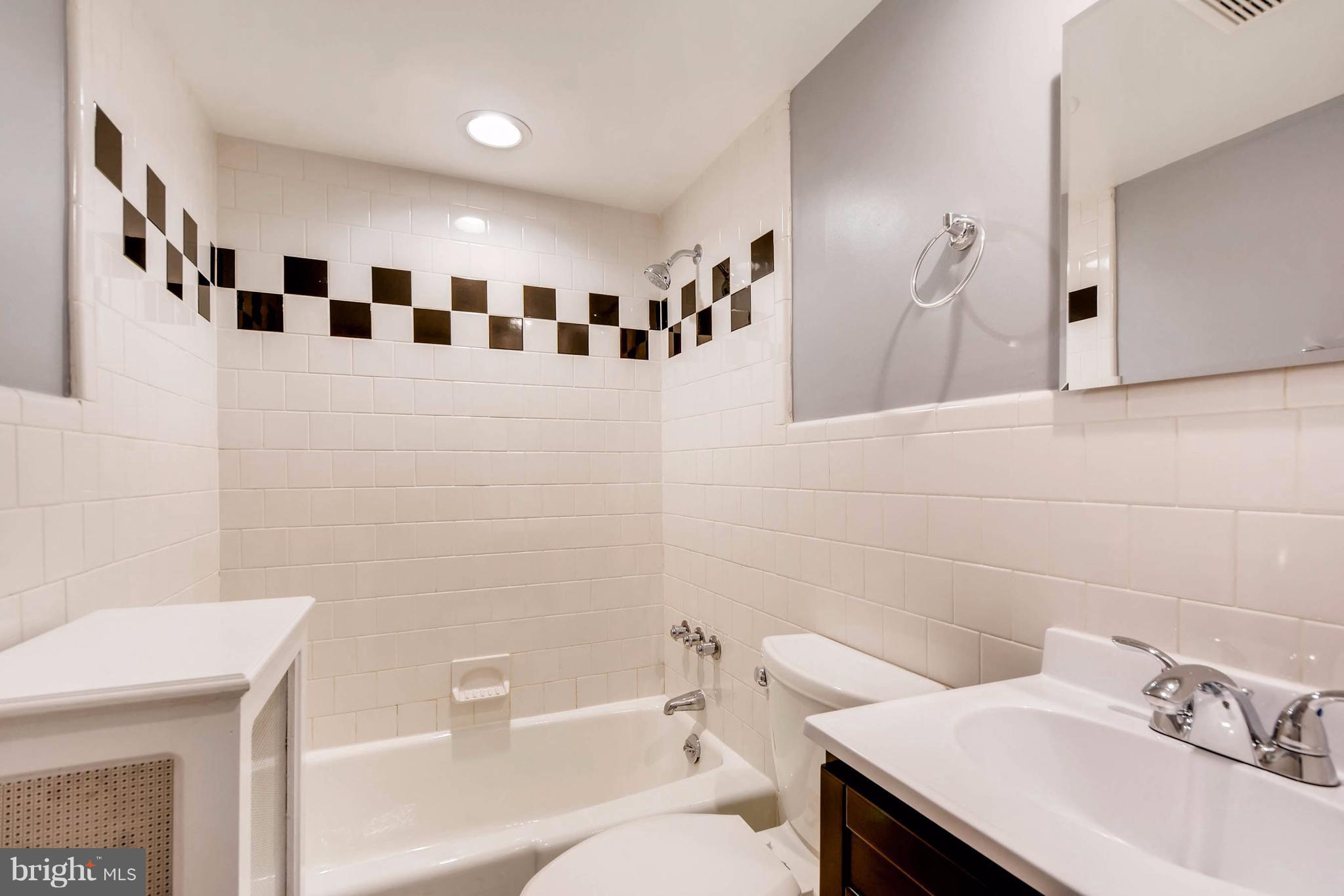213 Paddington Road Baltimore, MD 21212 - Photo 20 of 30 Bath