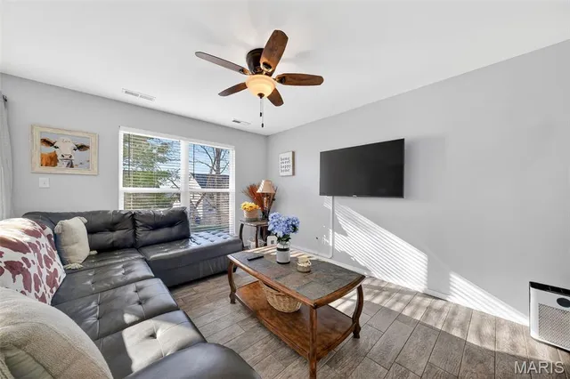 $225,000 | 122 Homeshire Drive, Unit 11, Wentzville, MO 63385