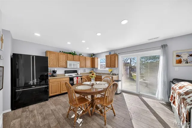 $225,000 | 122 Homeshire Drive, Unit 11, Wentzville, MO 63385