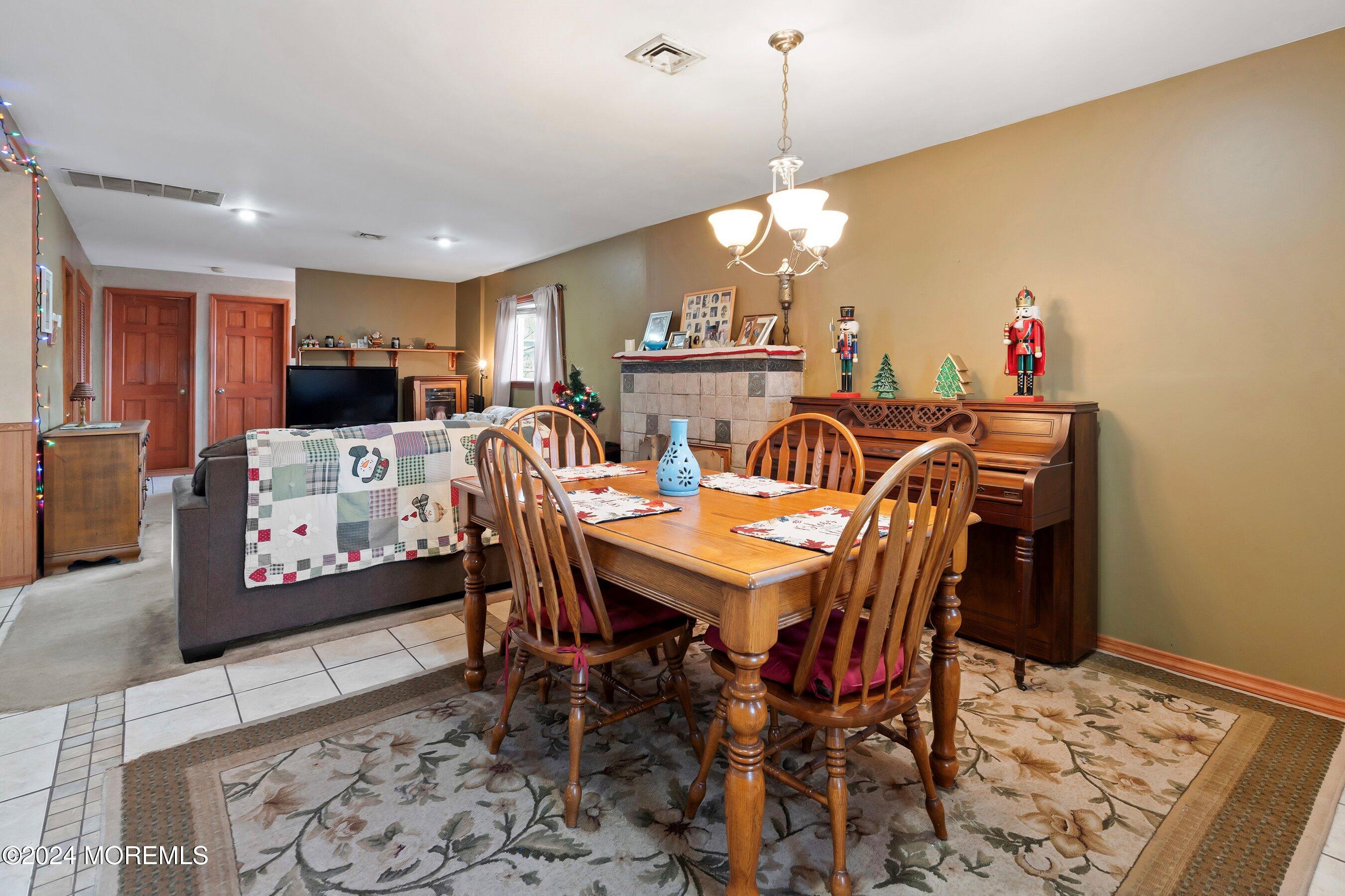 170 Cherry Quay Road Brick, NJ 08723 - Photo 5 of 28 a view of a dining room with furniture