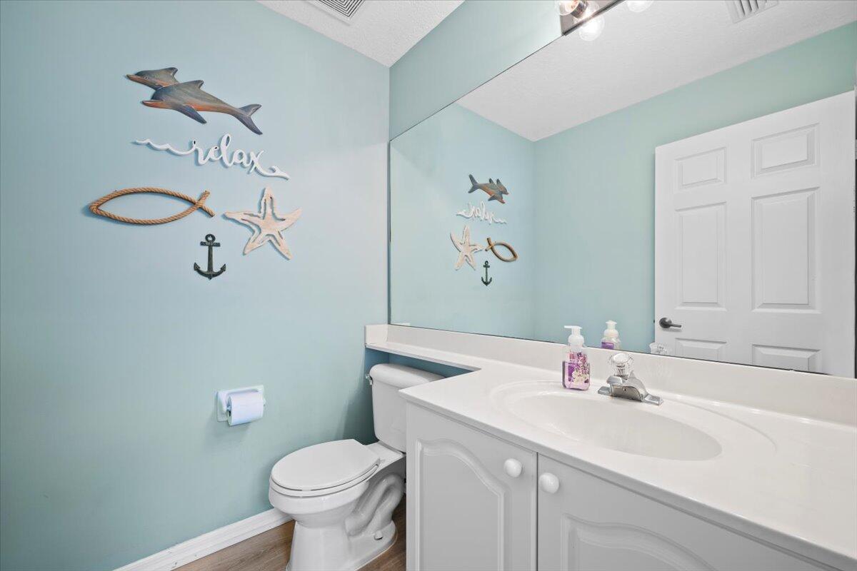 1047 Via Jardin Riviera Beach, FL 33418 - Photo 12 of 37 15-LUX_3333