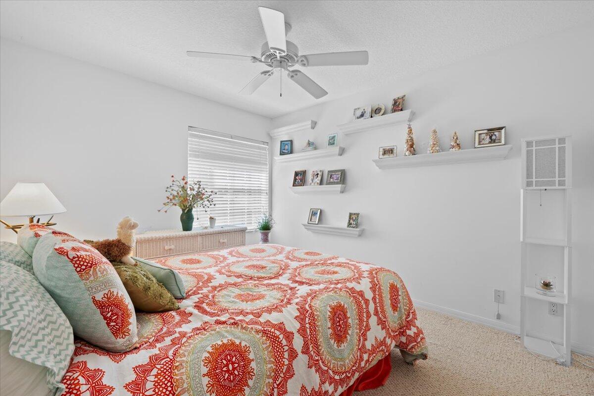1047 Via Jardin Riviera Beach, FL 33418 - Photo 17 of 37 20-LUX_3383