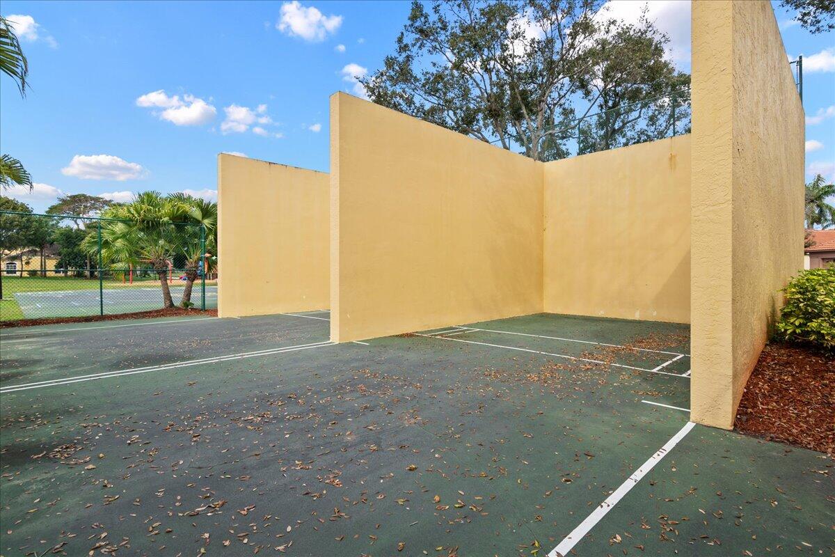 1047 Via Jardin Riviera Beach, FL 33418 - Photo 32 of 37 38-JLC_5747