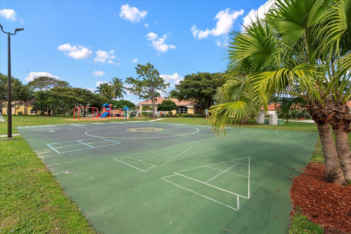 1047 Via Jardin Riviera Beach, FL 33418 - Photo 33 of 37 39-JLC_5752