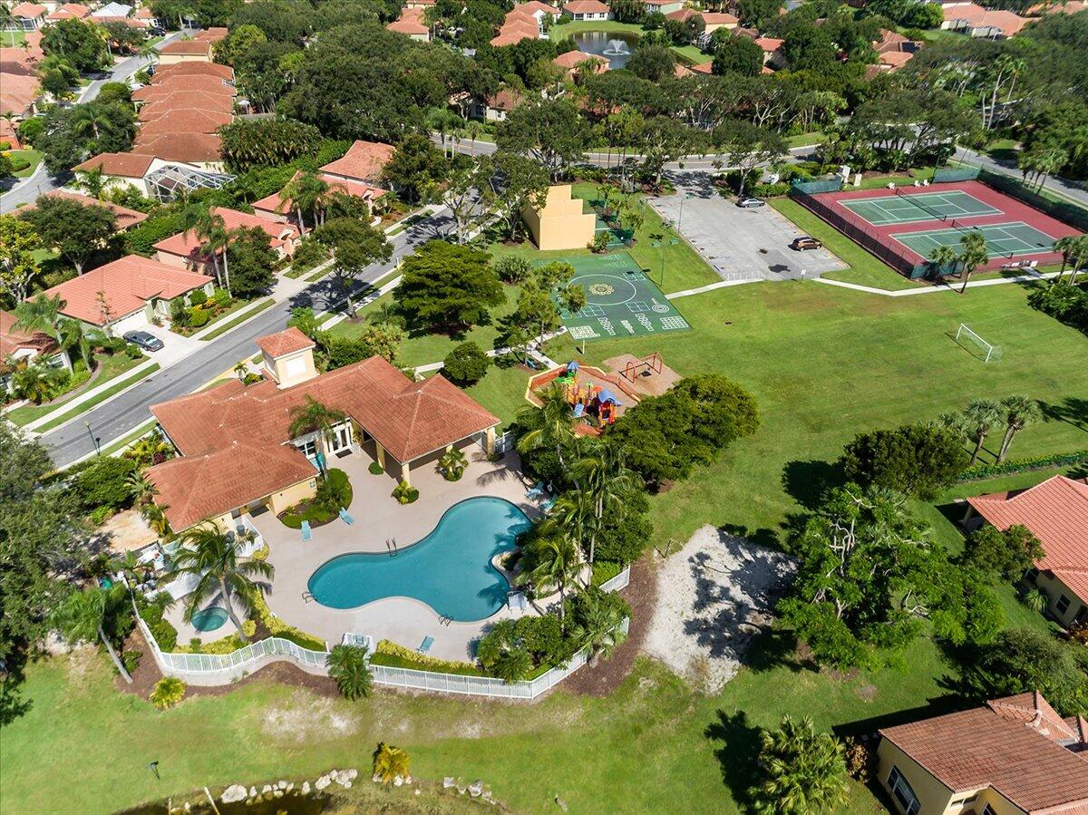 1047 Via Jardin Riviera Beach, FL 33418 - Photo 36 of 37 44-Woodbine (3)