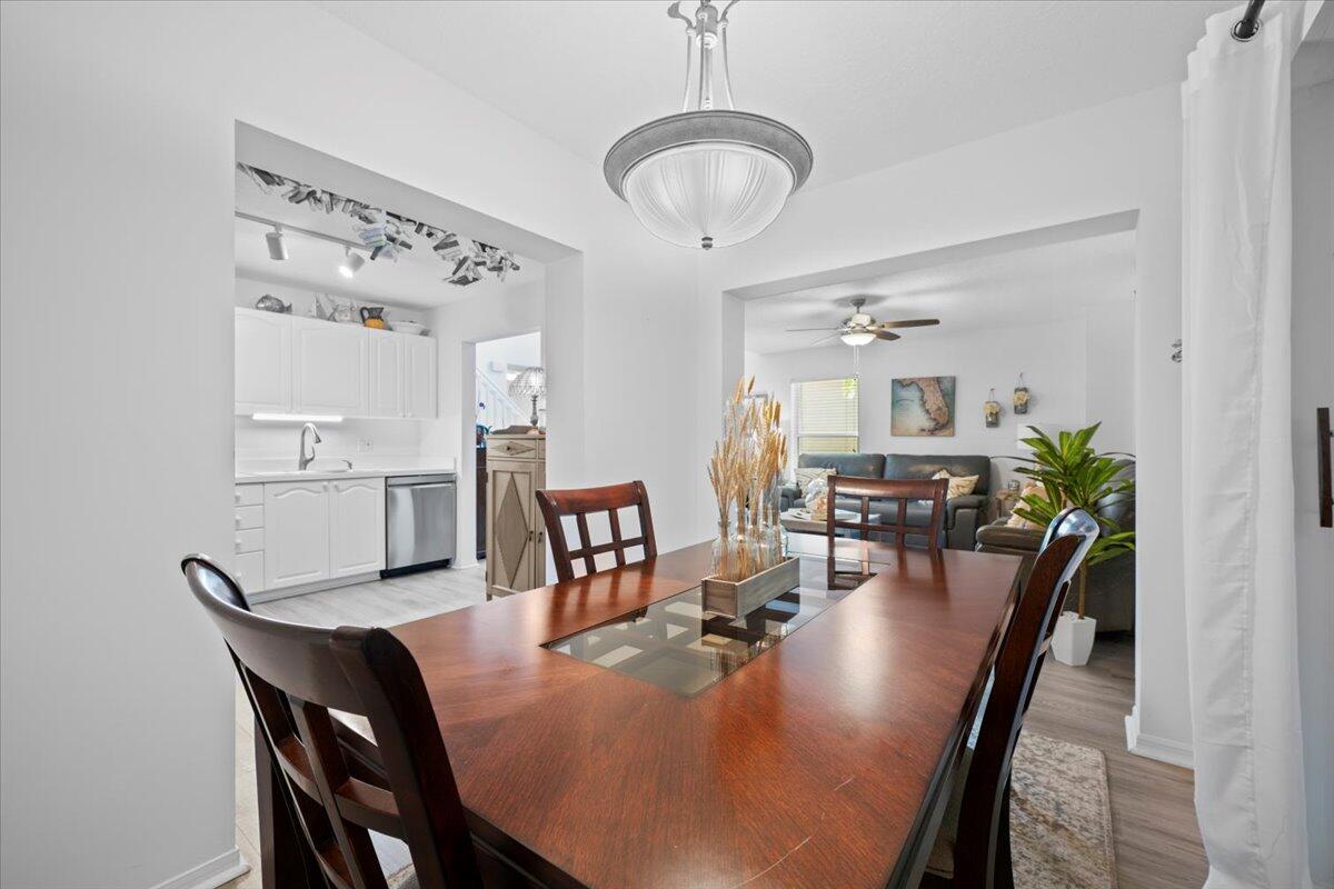 1047 Via Jardin Riviera Beach, FL 33418 - Photo 8 of 37 11-LUX_3313