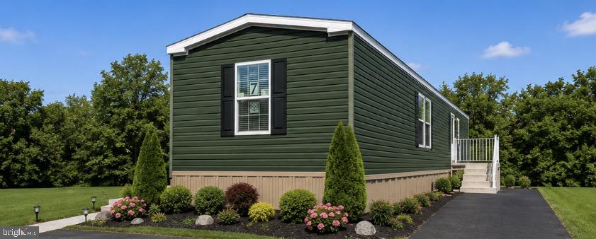 1446 Gibson Road Bensalem, PA 19020 - Photo 3 of 25 Gallery Image 3
