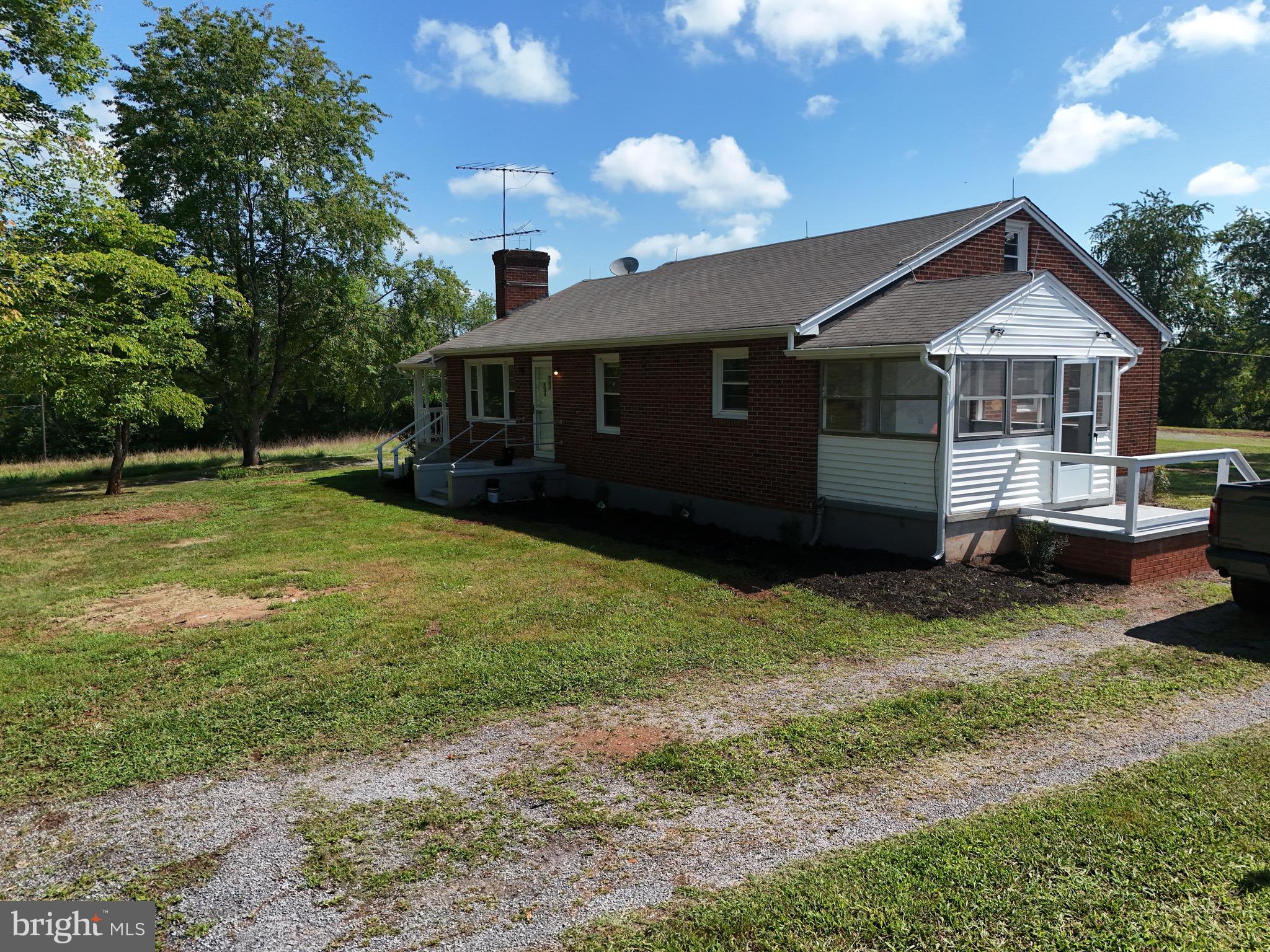 6101 A Goode Road Goode, VA 24556 - Photo 5 of 77