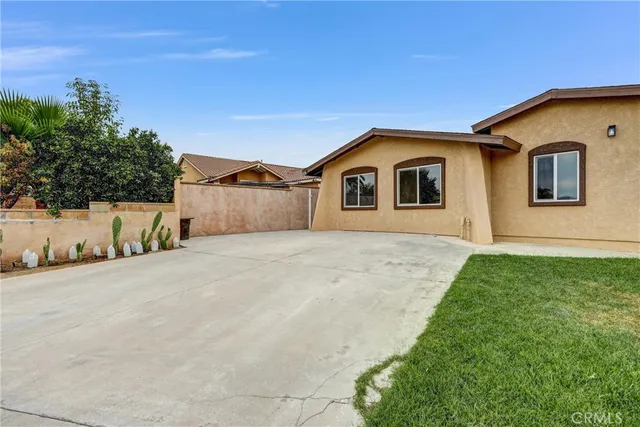 $2,200 | 9338 Emerald Avenue, Unit 2, Fontana, CA 92335