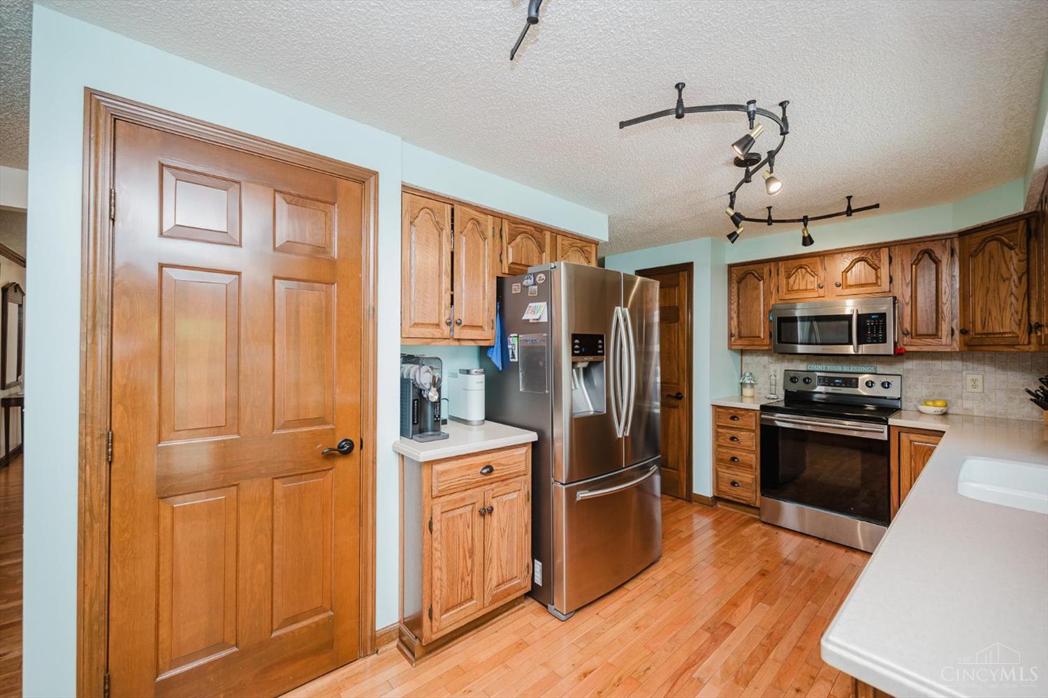 1184 Locust Corner Road Cincinnati, OH 45245 - Photo 18 of 70 Gallery Image 18