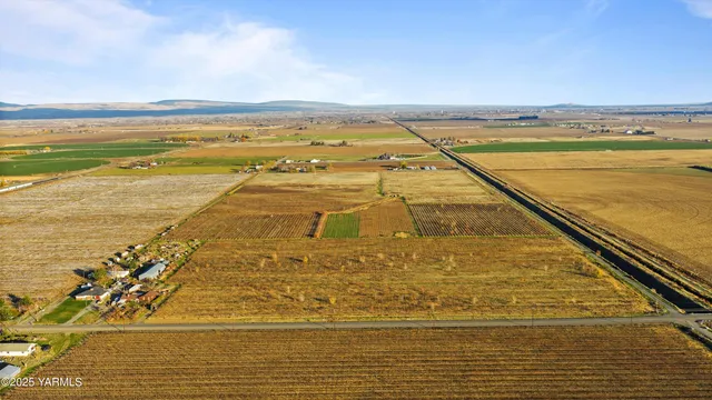 a view of an ocean and beach