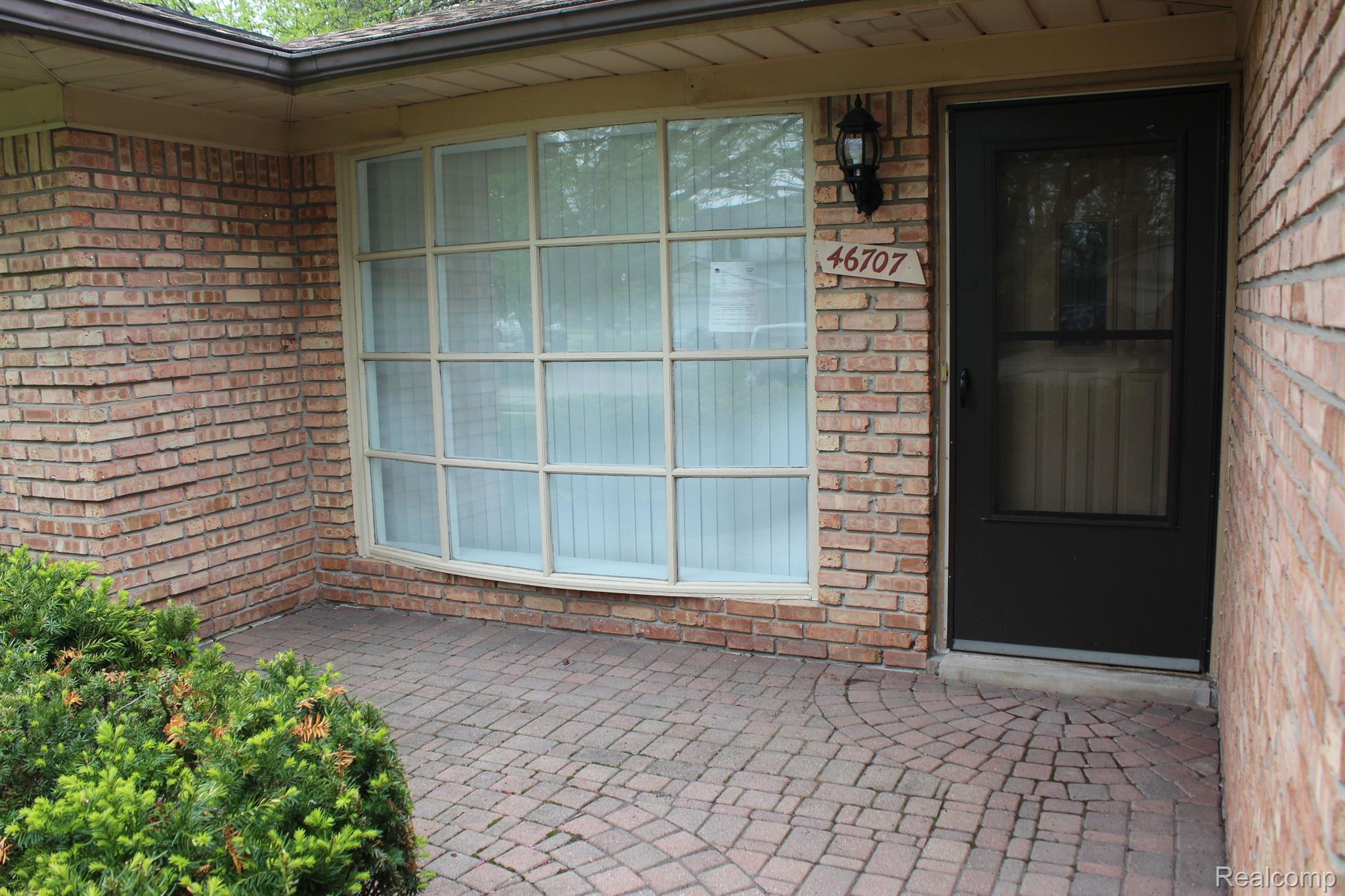 46707 Maidstone Road Canton, MI 48187 - Photo 3 of 33