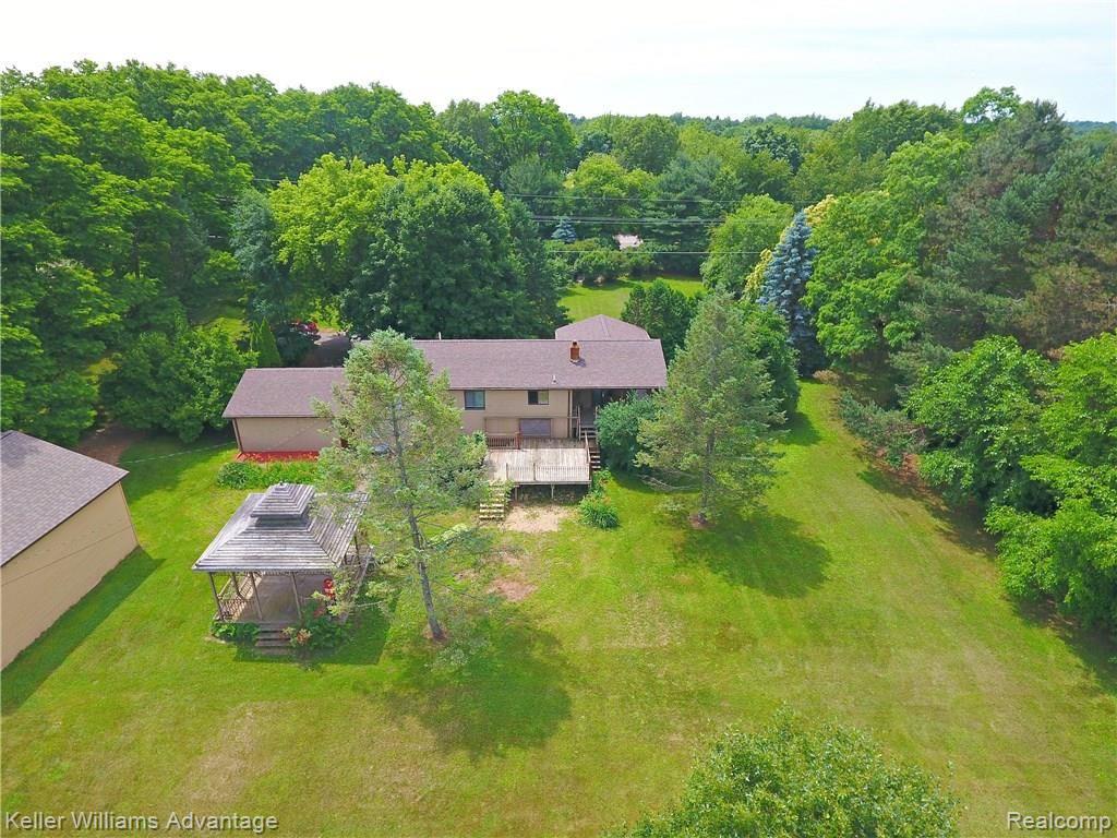 2298 Sexton Road Howell, MI 48843 - Photo 26 of 29 Sexton Rd Back Aerial 2.jpg