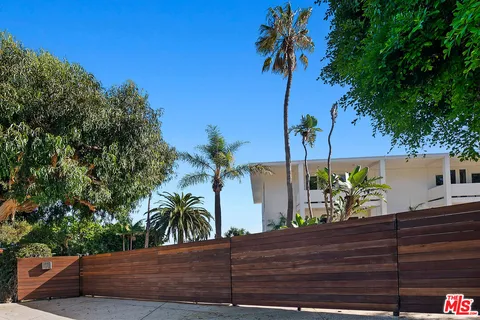 a view of a outdoor space