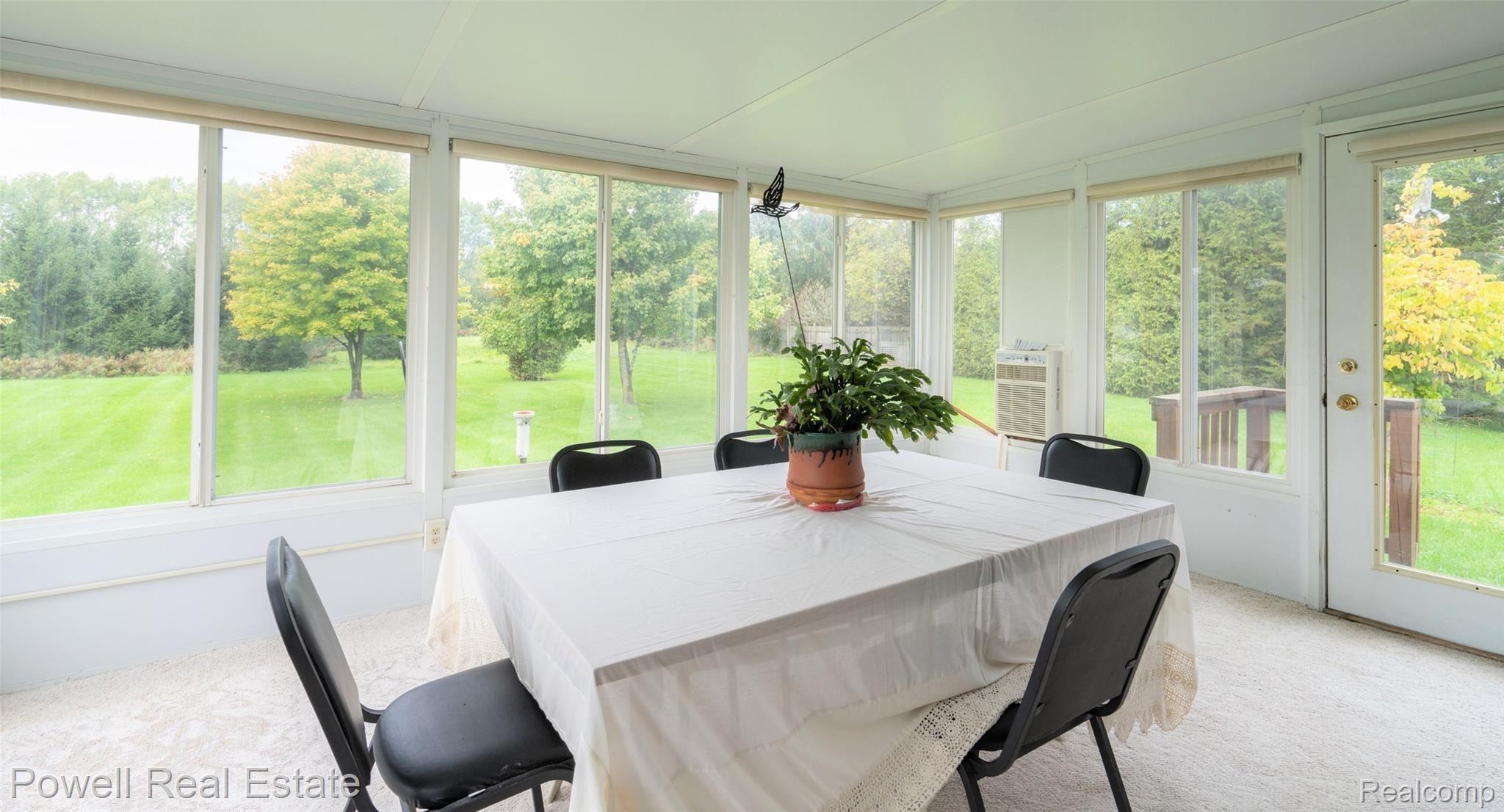1699 Smith Road Lapeer, MI 48446 - Photo 28 of 54 Sun Room2.jpg