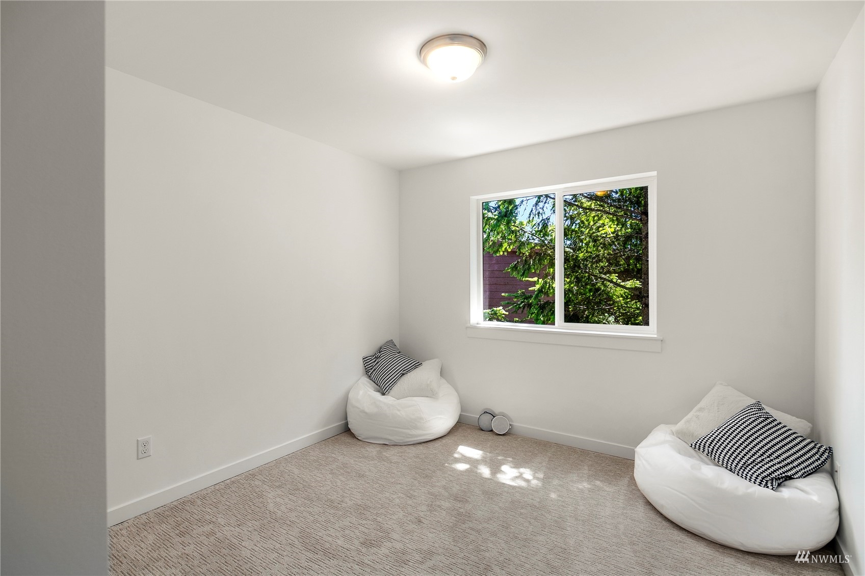 21816 Vine Road Brier, WA 98036 - Photo 35 of 40 Gallery Image 35