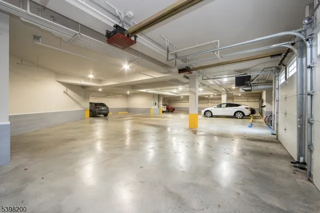 a view of a parking area