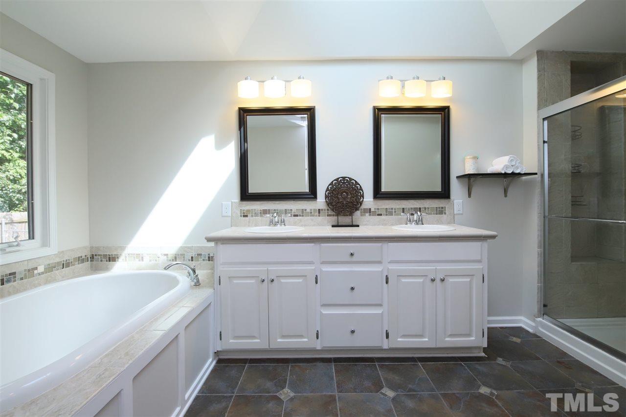 6204 Wynbrook Way Raleigh, NC 27612 - Photo 12 of 30