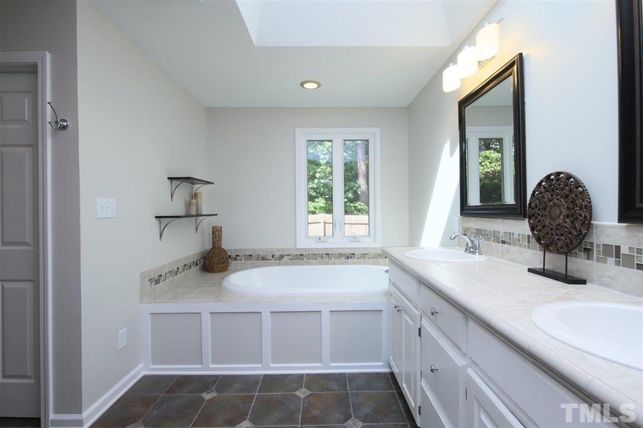 6204 Wynbrook Way Raleigh, NC 27612 - Photo 13 of 30