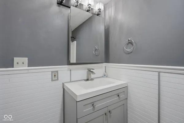 $179,900 | 325 South County Road 900 West, Seymour, IN 47274