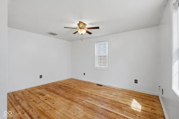 $179,900 | 325 South County Road 900 West, Seymour, IN 47274