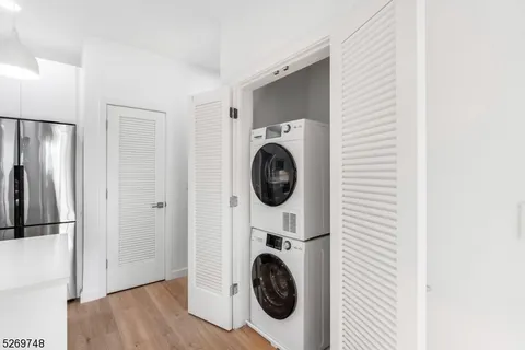 $2,595 | 25 Freeway Drive East, Unit 306, East Orange, NJ 07018