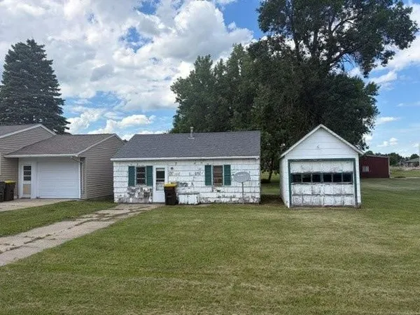 $39,900 | 522 East 2nd Street North, Truman, MN 56088